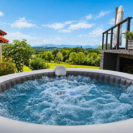 Holiday home Berritzea House For 10 People With Panoramic Mountain Views Saint-Pierre-d'Irube